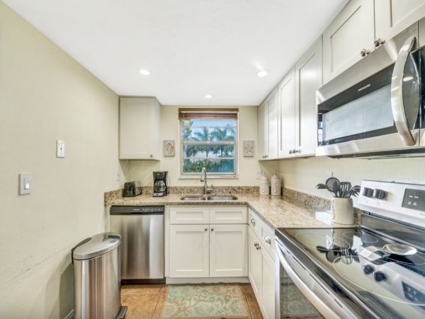 Holmes Beach Gulf Front 2 Bedroom Beach Vacation Condo